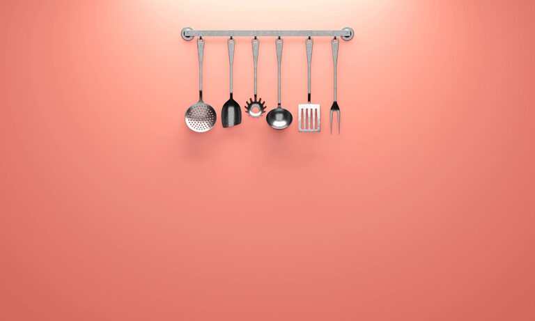 Must-Have Tools for a Small Kitchen: Maximize Space and Efficiency